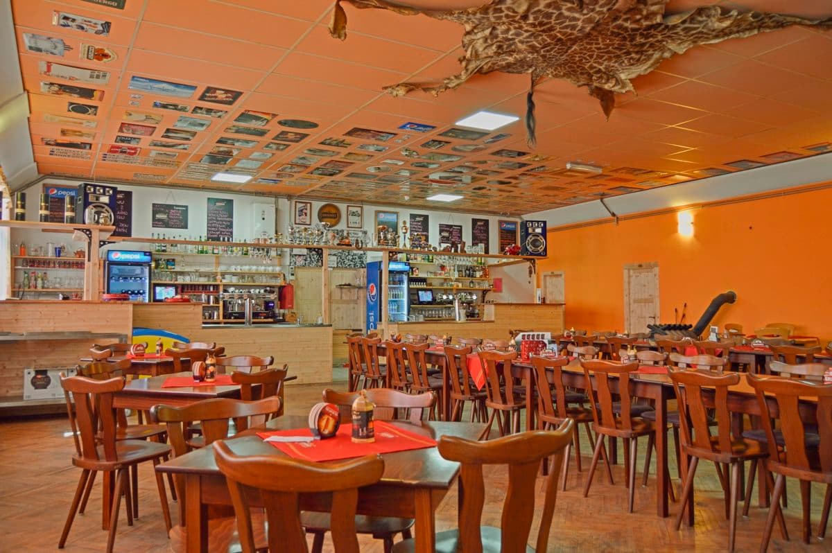 Interiér restaurace Vlkovská hospoda